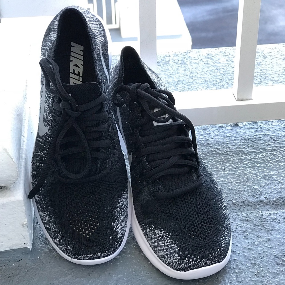 NWT NikeID Free Rn Flyknit 2017 WMNS - Picture 3 of 8